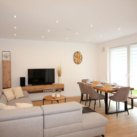 Apartment Mit Voll Ausgestatetter Kueche, Badewanne, Balkon, Parkplatz Vor Dem Haus, Ruhig Gelegen, Ada4 Kulmbach Kültér fotó