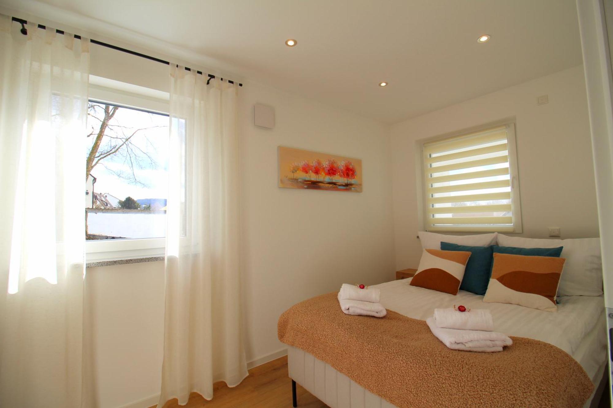 Apartment Mit Voll Ausgestatetter Kueche, Badewanne, Balkon, Parkplatz Vor Dem Haus, Ruhig Gelegen, Ada4 Kulmbach Kültér fotó