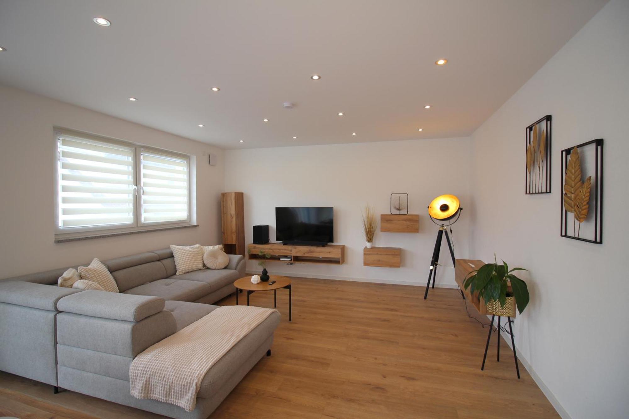 Apartment Mit Voll Ausgestatetter Kueche, Badewanne, Balkon, Parkplatz Vor Dem Haus, Ruhig Gelegen, Ada4 Kulmbach Kültér fotó