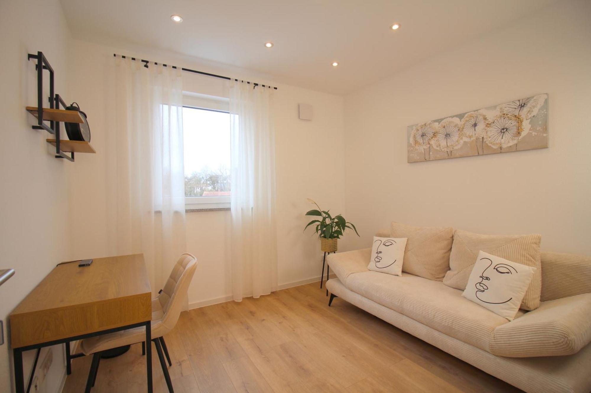 Apartment Mit Voll Ausgestatetter Kueche, Badewanne, Balkon, Parkplatz Vor Dem Haus, Ruhig Gelegen, Ada4 Kulmbach Kültér fotó