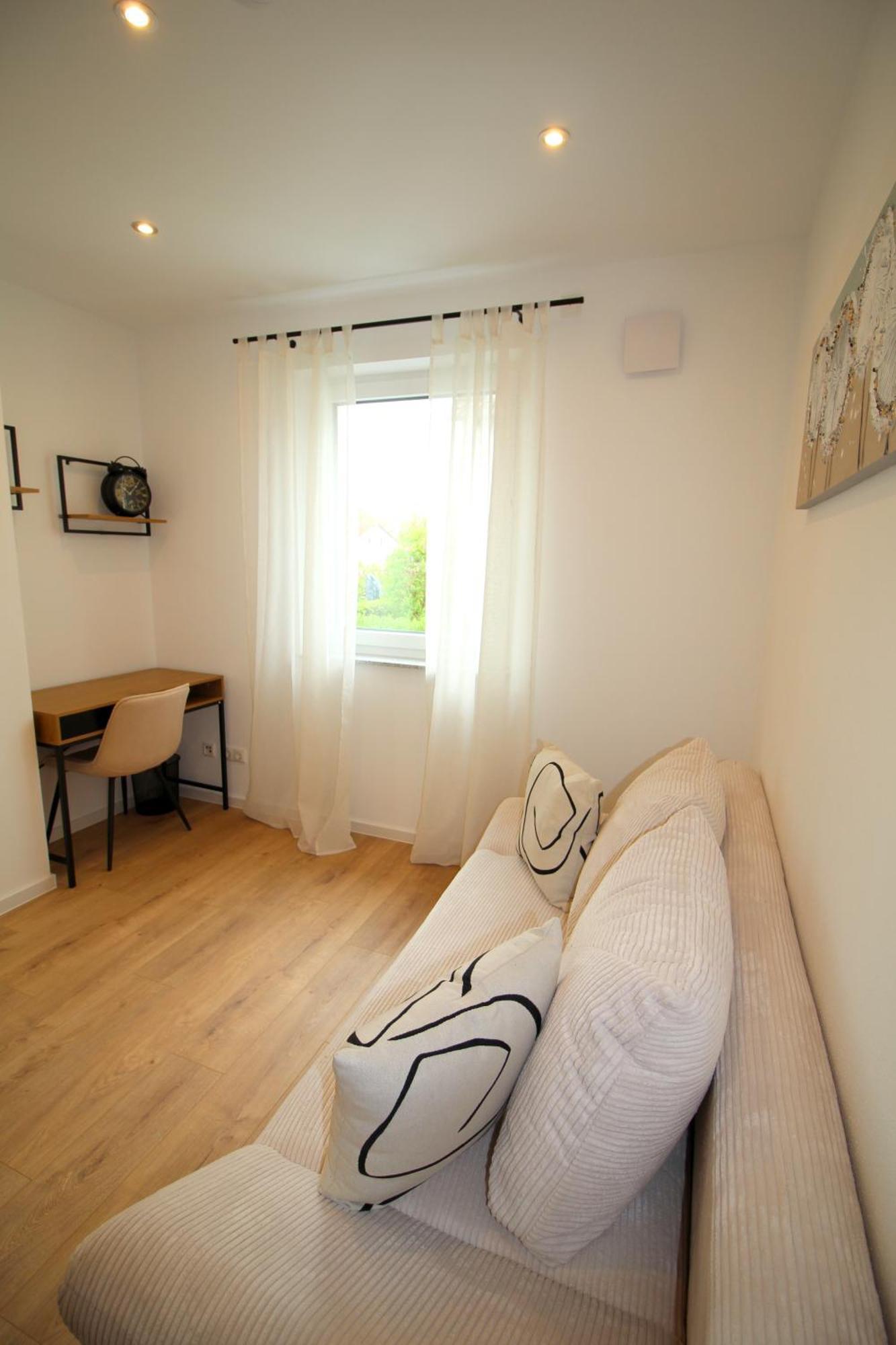 Apartment Mit Voll Ausgestatetter Kueche, Badewanne, Balkon, Parkplatz Vor Dem Haus, Ruhig Gelegen, Ada4 Kulmbach Kültér fotó