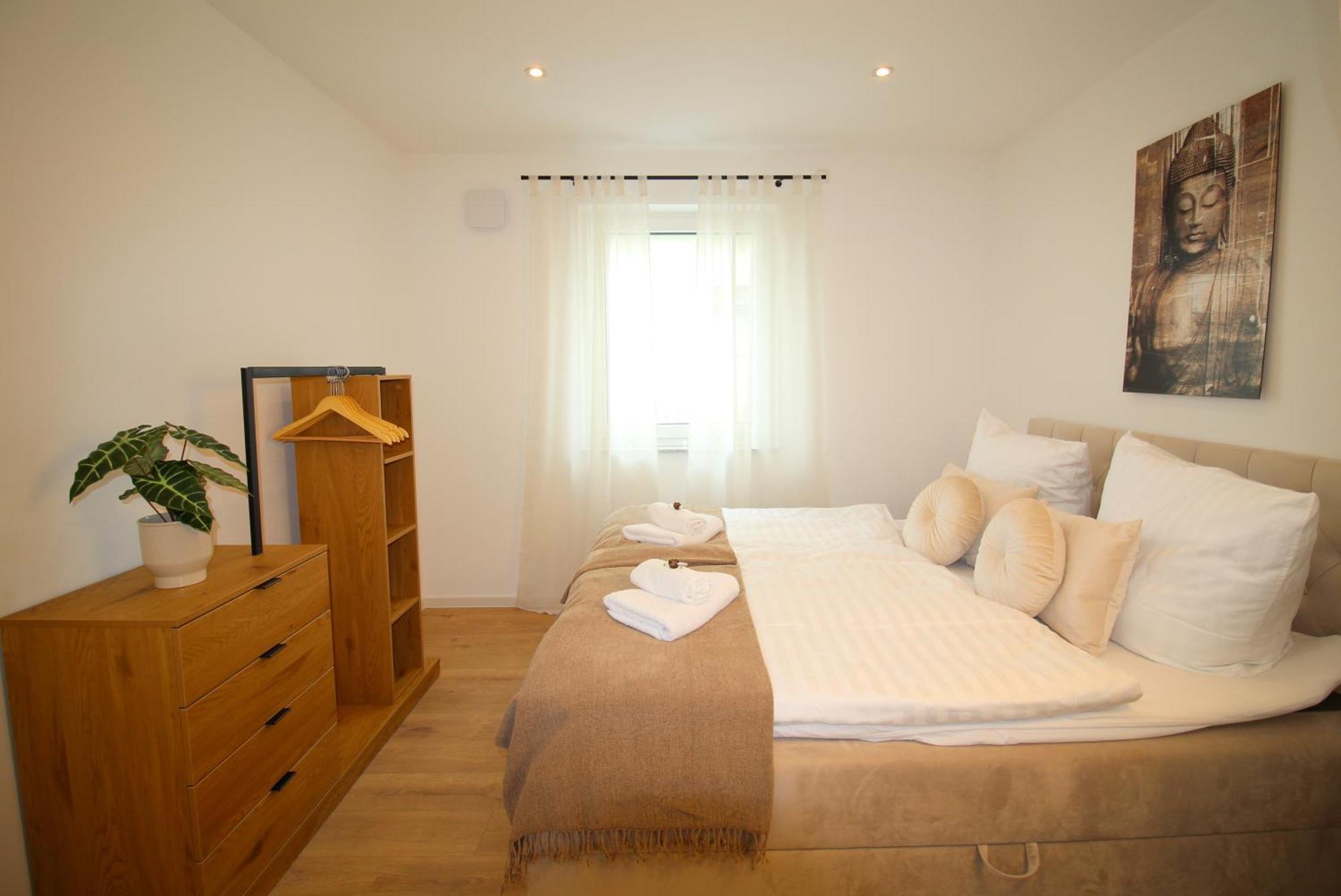 Apartment Mit Voll Ausgestatetter Kueche, Badewanne, Balkon, Parkplatz Vor Dem Haus, Ruhig Gelegen, Ada4 Kulmbach Kültér fotó