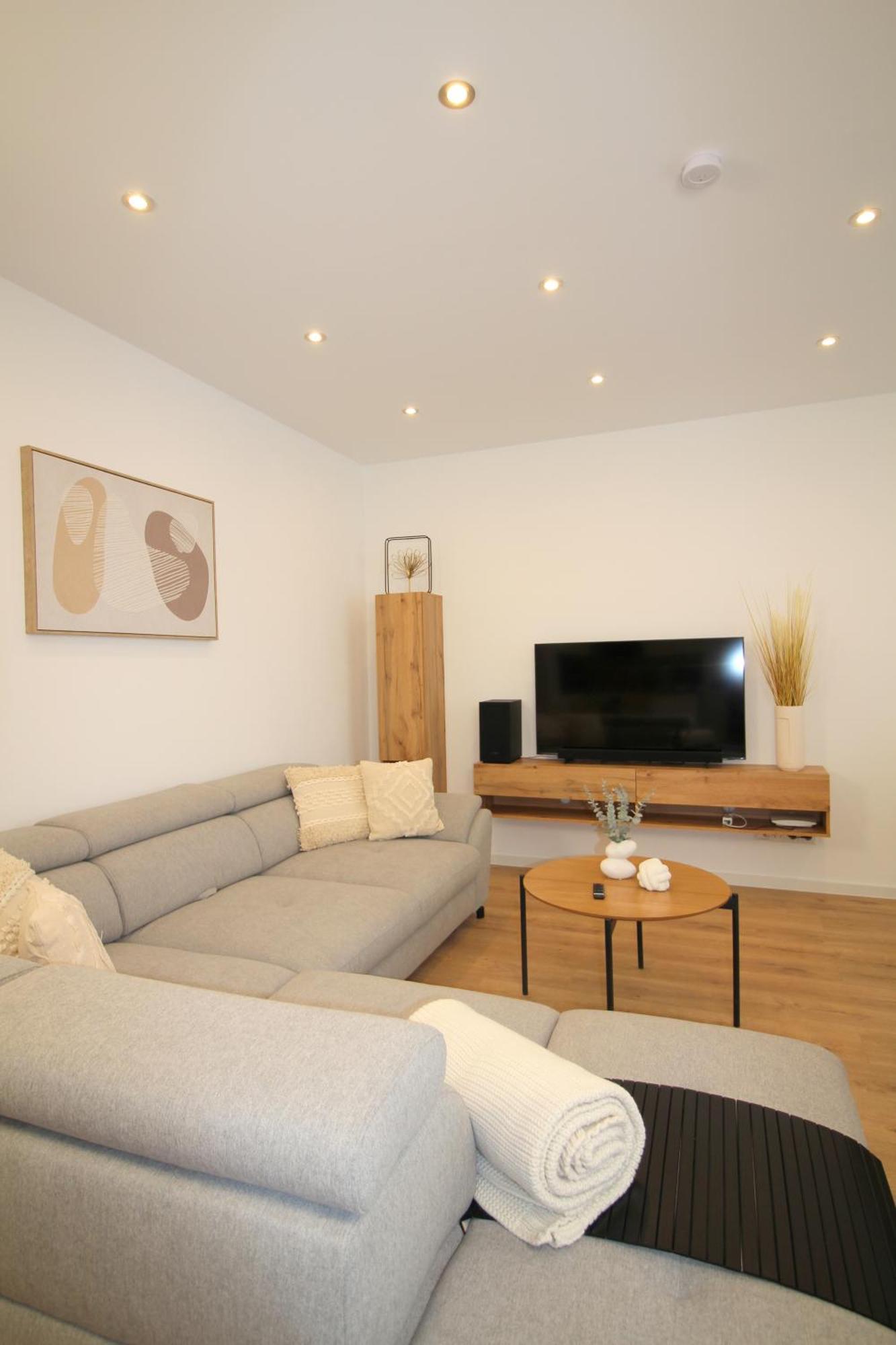 Apartment Mit Voll Ausgestatetter Kueche, Badewanne, Balkon, Parkplatz Vor Dem Haus, Ruhig Gelegen, Ada4 Kulmbach Kültér fotó