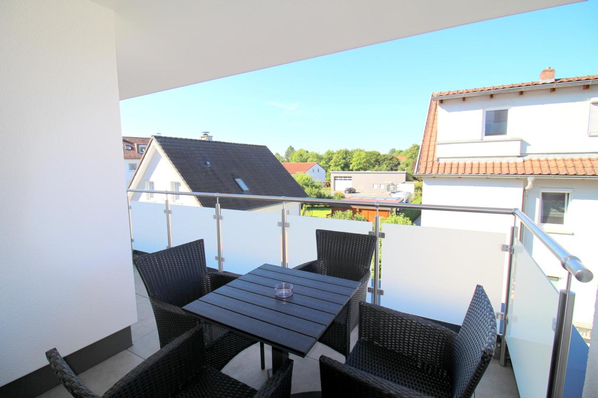Apartment Mit Voll Ausgestatetter Kueche, Badewanne, Balkon, Parkplatz Vor Dem Haus, Ruhig Gelegen, Ada4 Kulmbach Kültér fotó